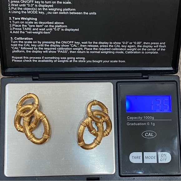 Vintage 80’s AVON Brushed Gold-tone Interlocking Ovals Post Earrings - Picture 9 of 11